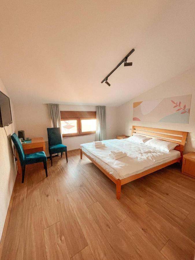 Mint Hotel Prizren Luaran gambar